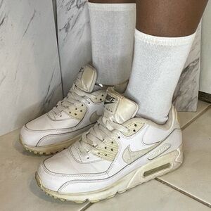 Nike Air Max 90 – White – Size 5.5Y / Women’s 7 – Classic Style